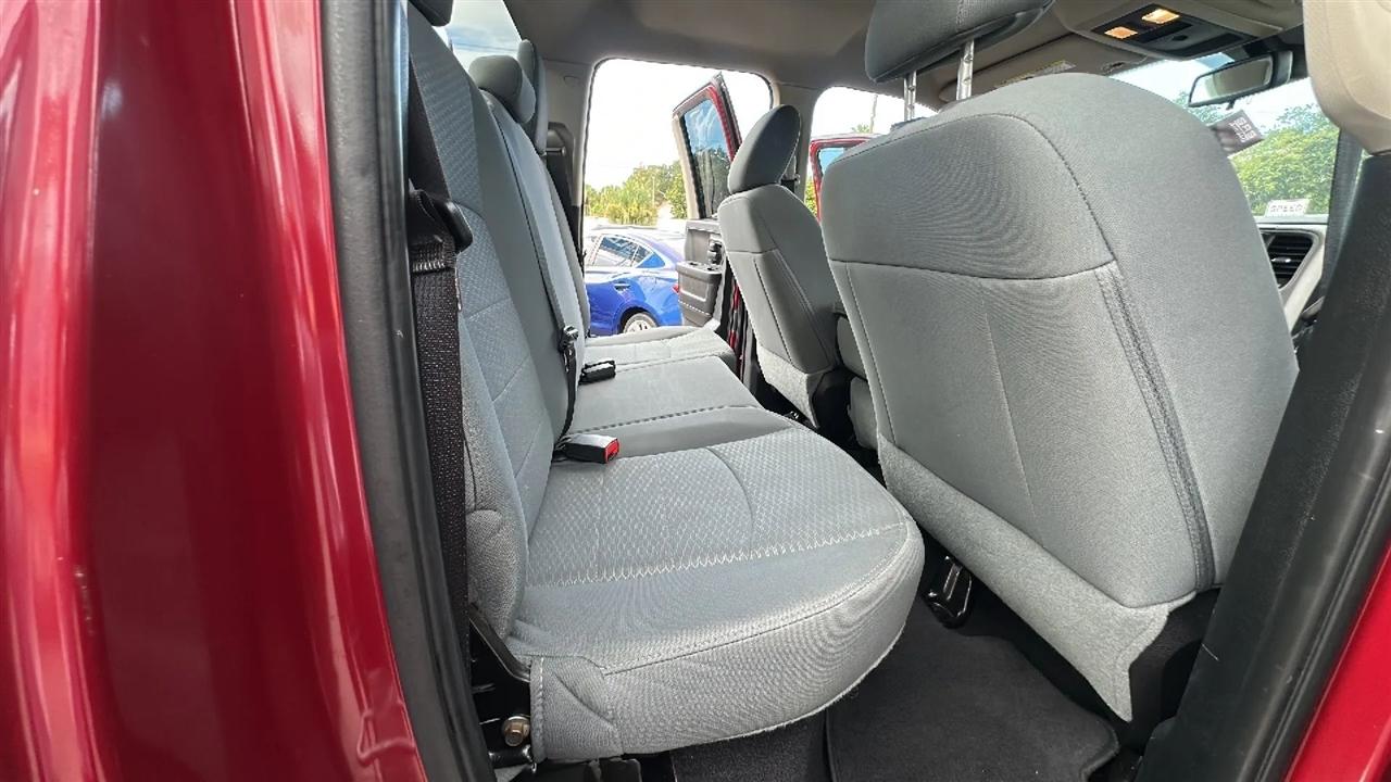 RAM 1500 4WD Quad Cab 140.5" Express 2015