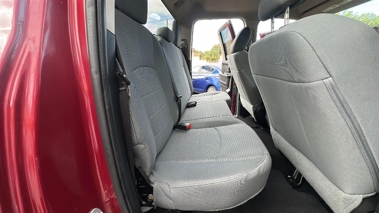 RAM 1500 4WD Quad Cab 140.5" Express 2015