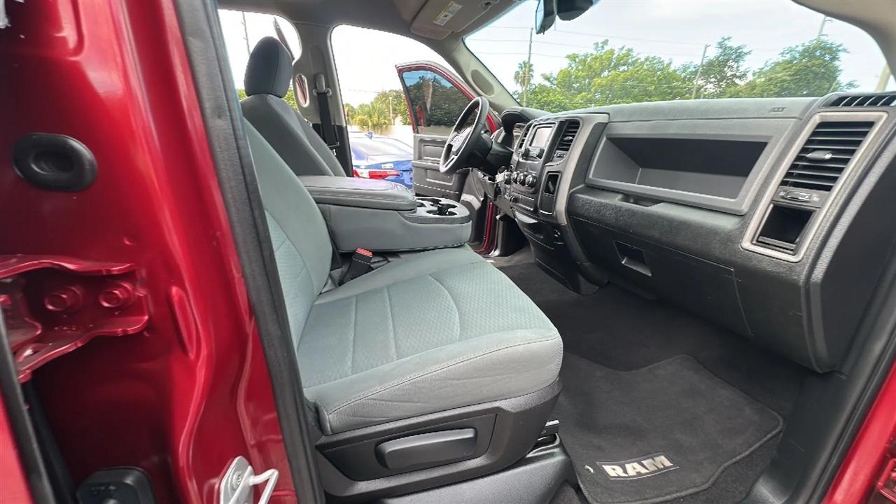 RAM 1500 4WD Quad Cab 140.5" Express 2015