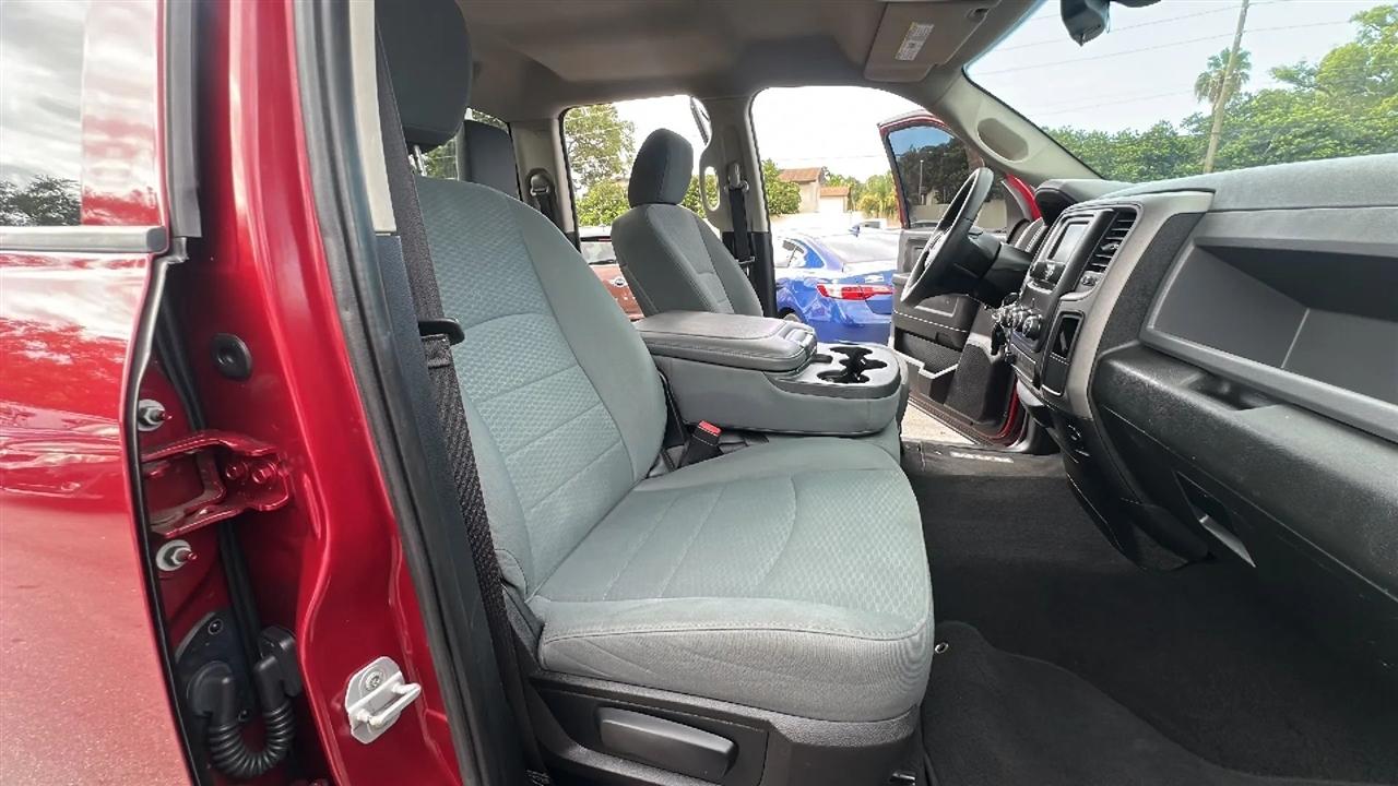 RAM 1500 4WD Quad Cab 140.5" Express 2015