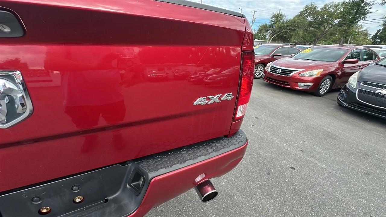 RAM 1500 4WD Quad Cab 140.5" Express 2015