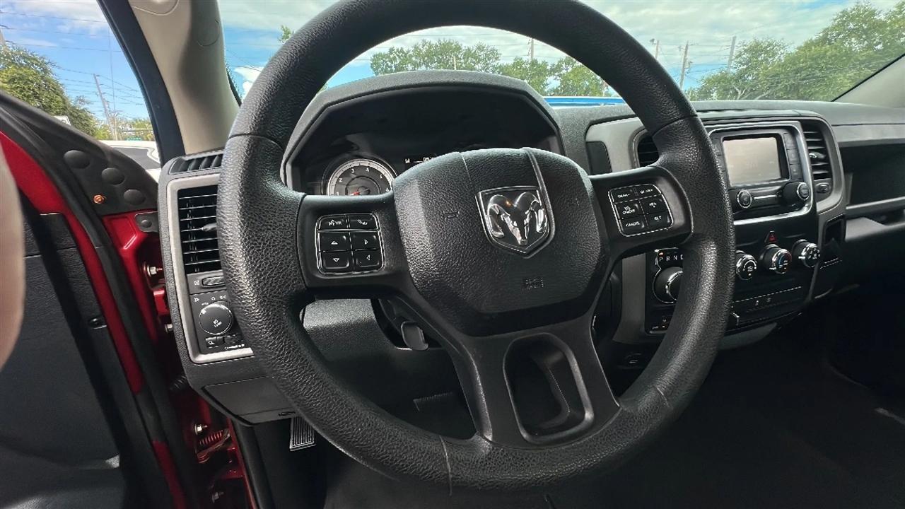 RAM 1500 4WD Quad Cab 140.5" Express 2015
