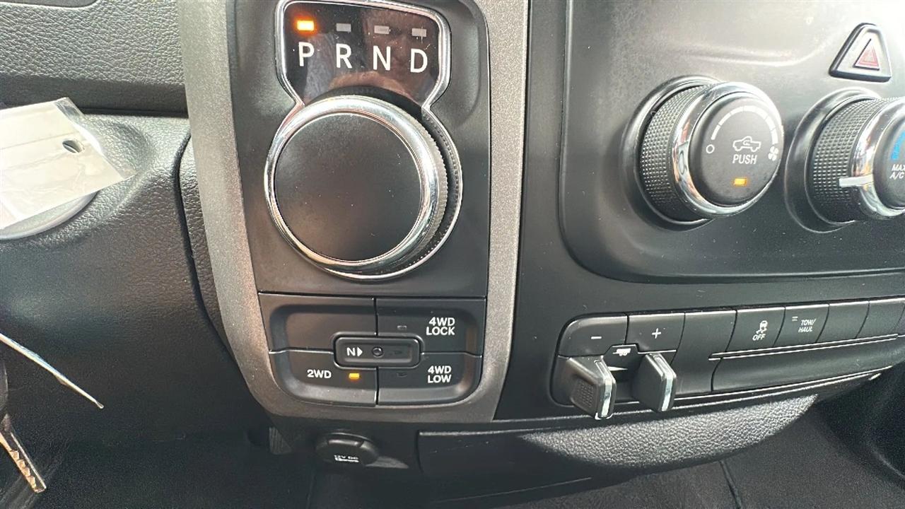 RAM 1500 4WD Quad Cab 140.5" Express 2015