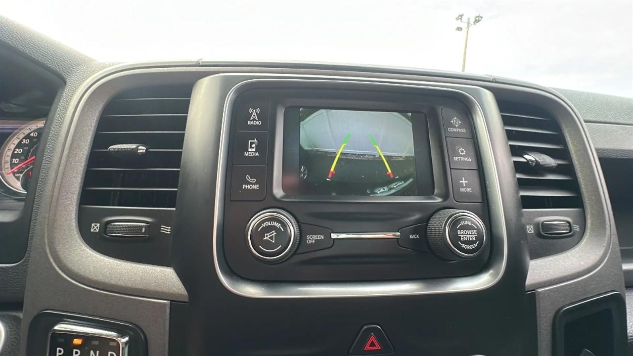 RAM 1500 4WD Quad Cab 140.5" Express 2015