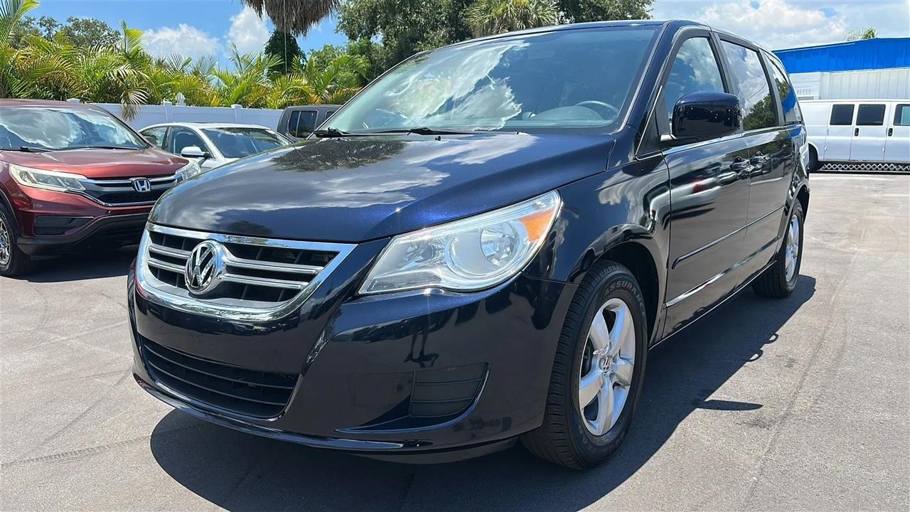 Volkswagen Routan 4dr Wgn SE 2010