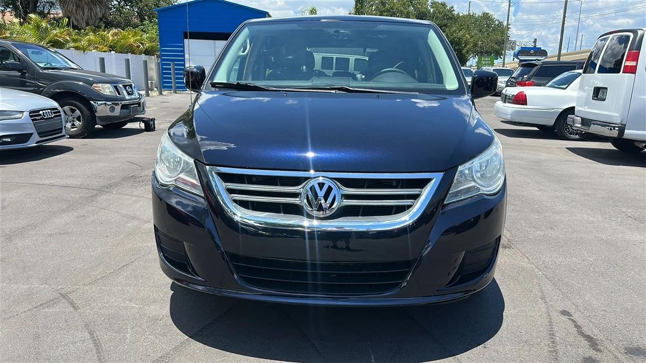 Volkswagen Routan 4dr Wgn SE 2010