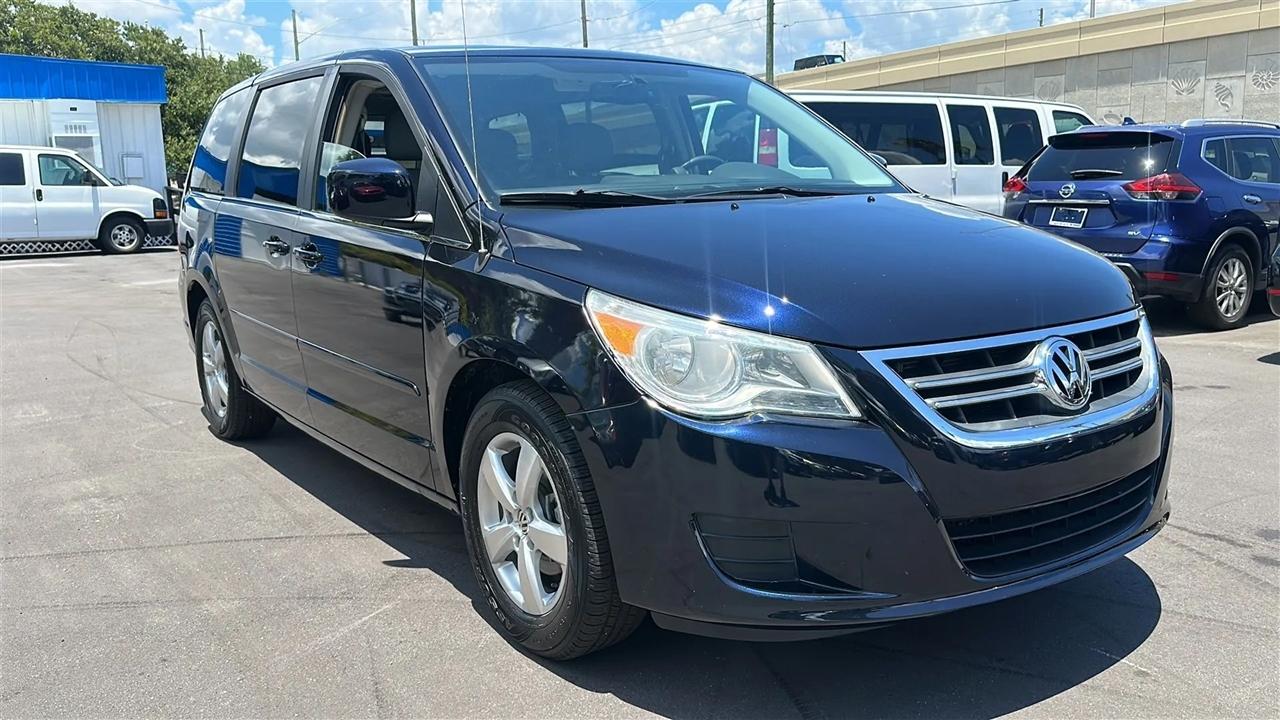 Volkswagen Routan 4dr Wgn SE 2010