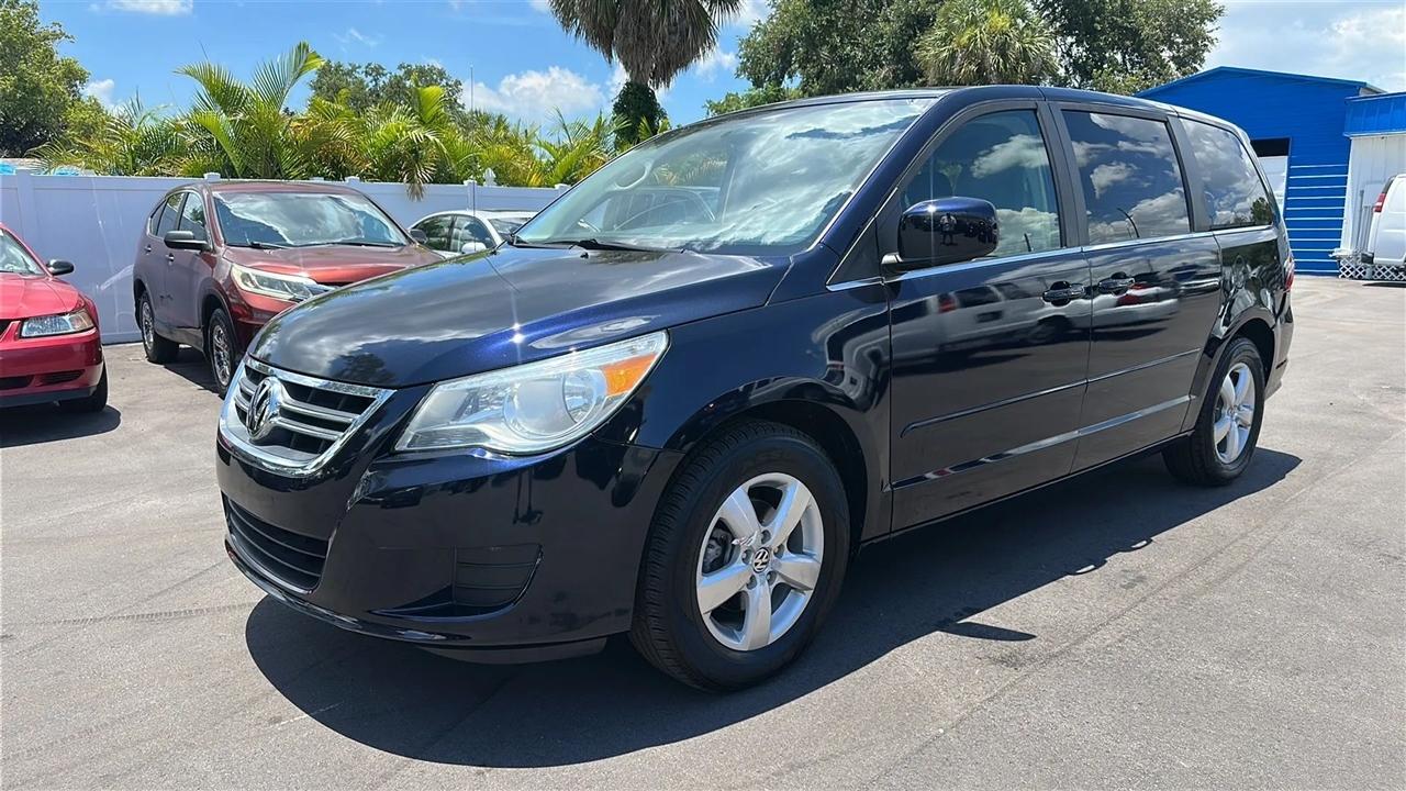 Volkswagen Routan 4dr Wgn SE 2010