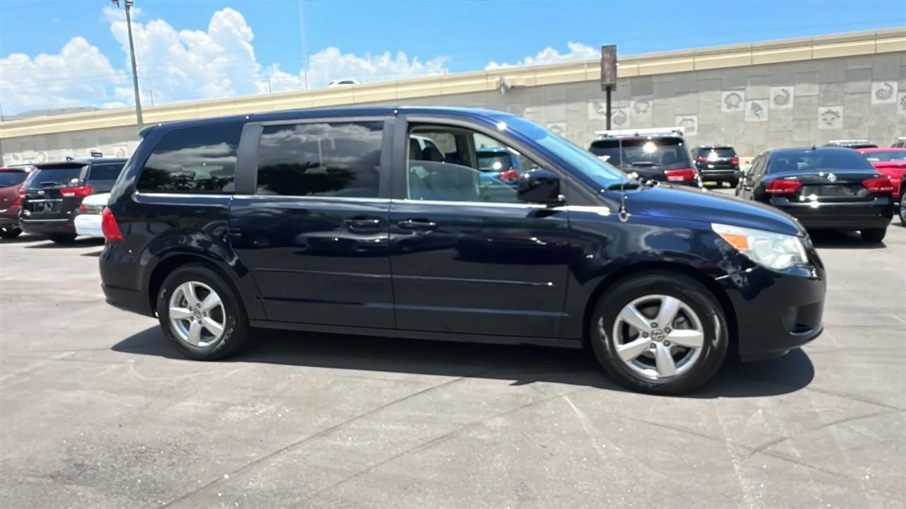 Volkswagen Routan 4dr Wgn SE 2010