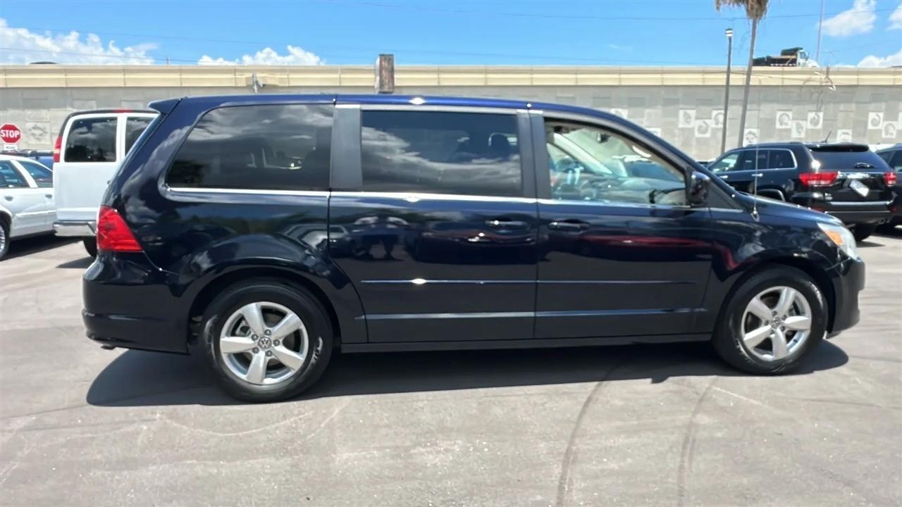 Volkswagen Routan 4dr Wgn SE 2010