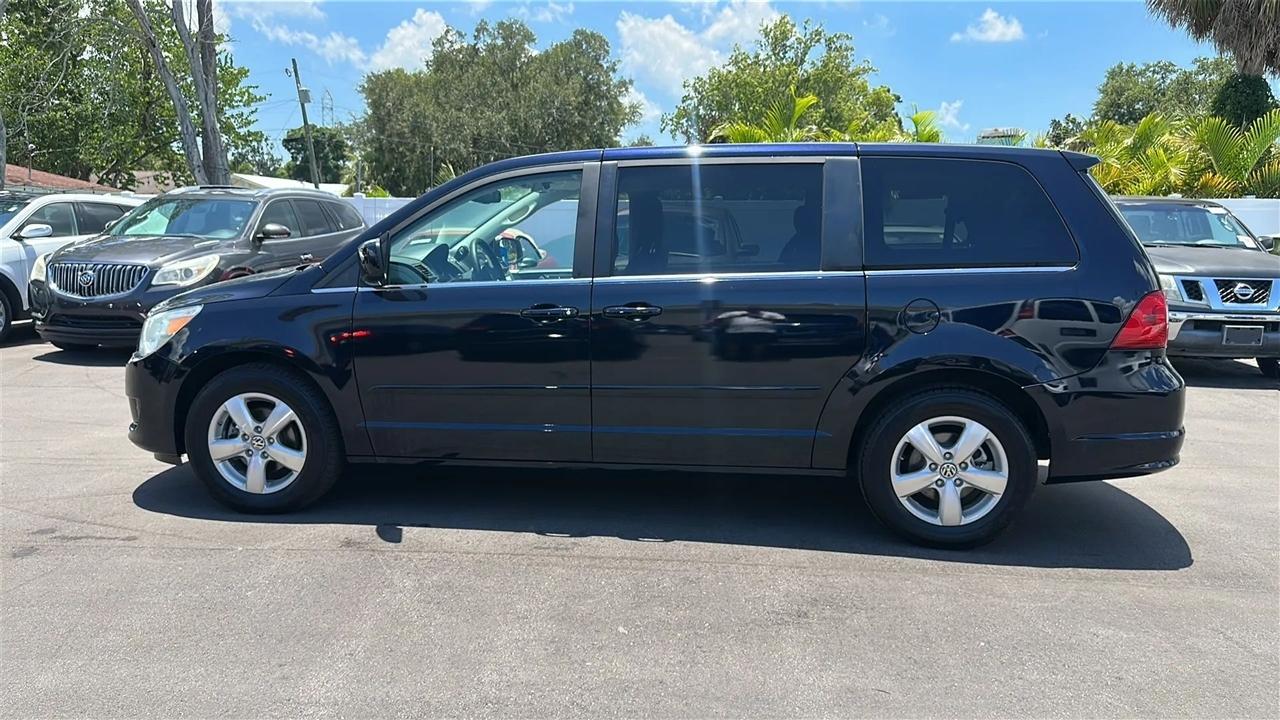 Volkswagen Routan 4dr Wgn SE 2010