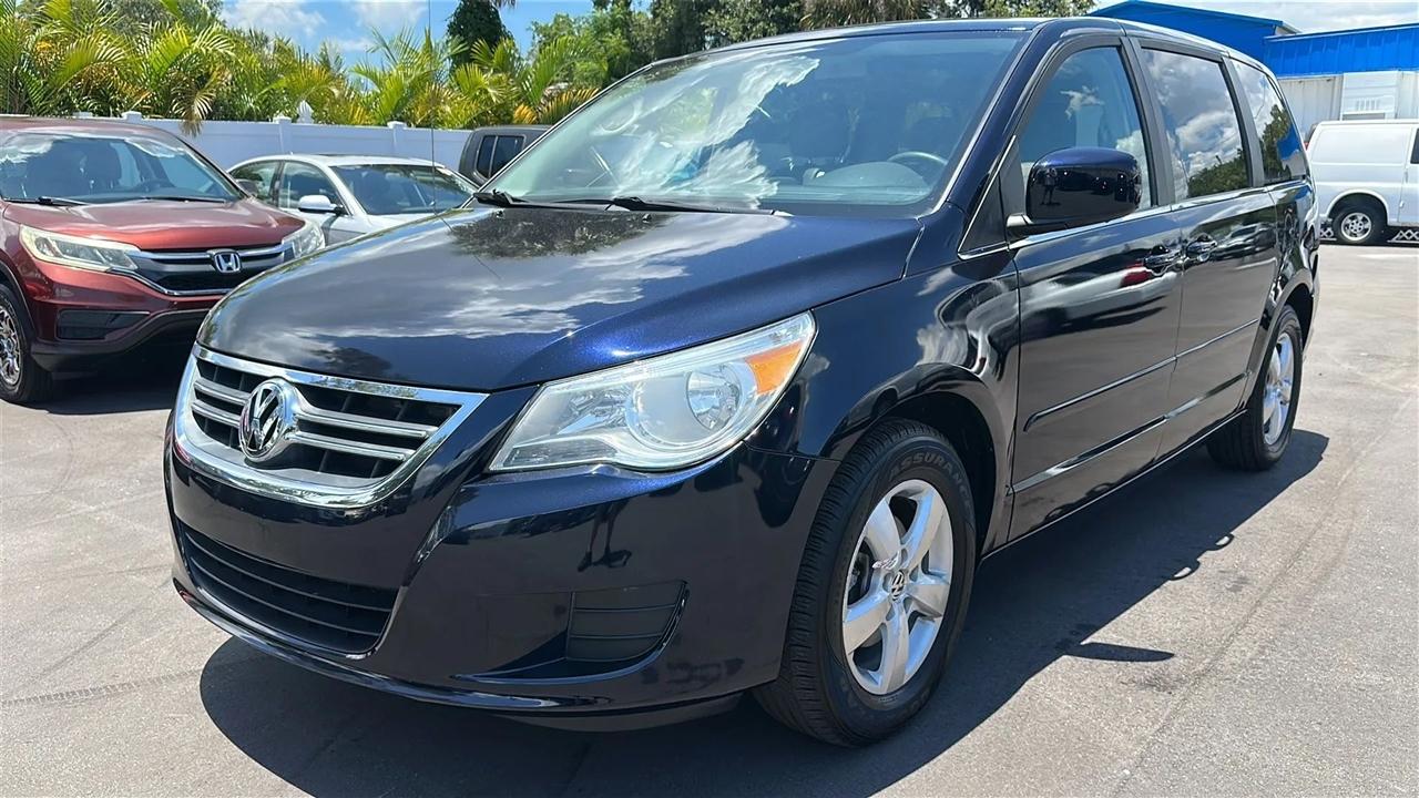 Volkswagen Routan 4dr Wgn SE 2010
