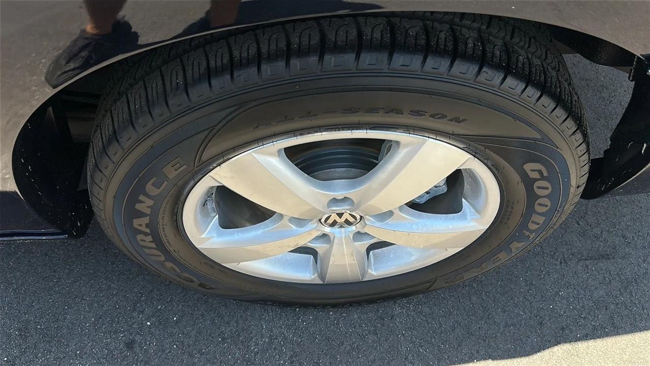Volkswagen Routan 4dr Wgn SE 2010