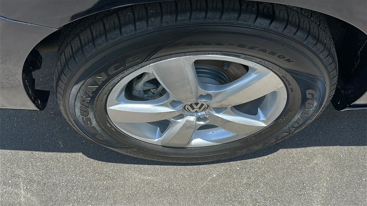Volkswagen Routan 4dr Wgn SE 2010