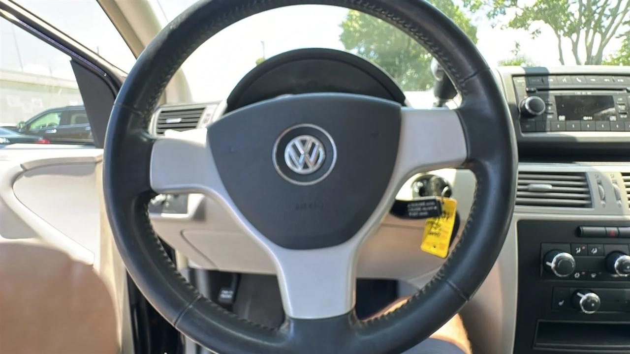 Volkswagen Routan 4dr Wgn SE 2010