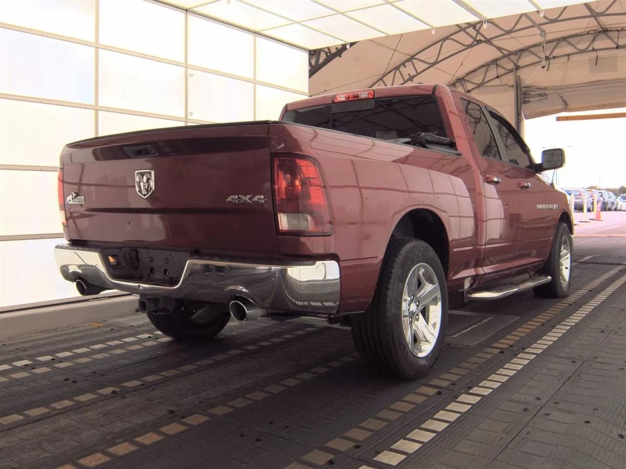 RAM 1500 4WD Quad Cab 140.5" Big Horn 2011