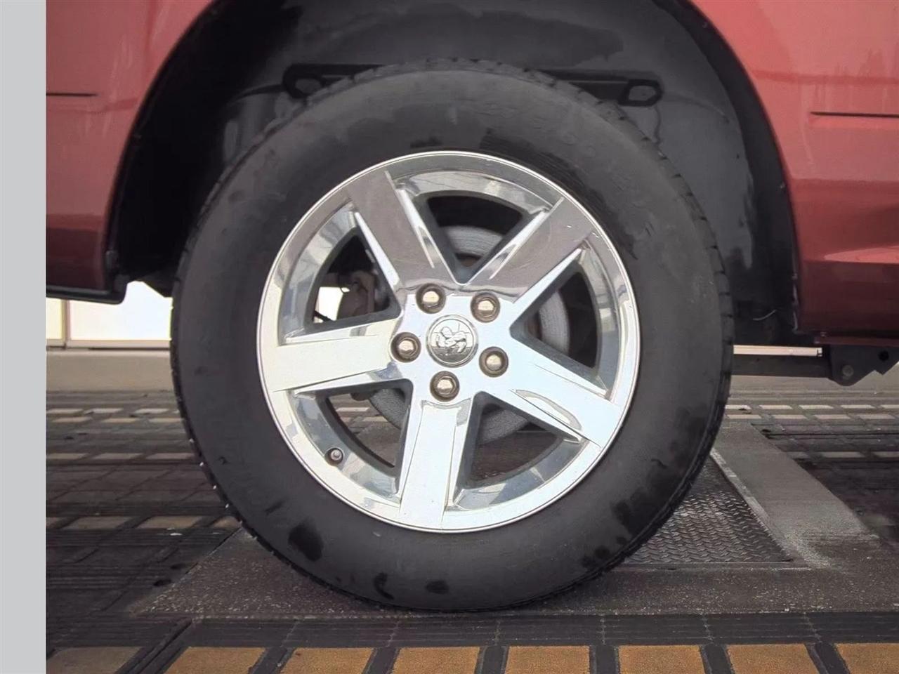 RAM 1500 4WD Quad Cab 140.5" Big Horn 2011