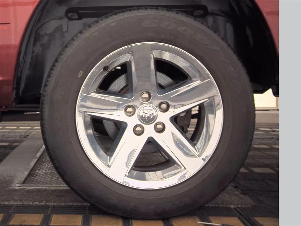 RAM 1500 4WD Quad Cab 140.5" Big Horn 2011