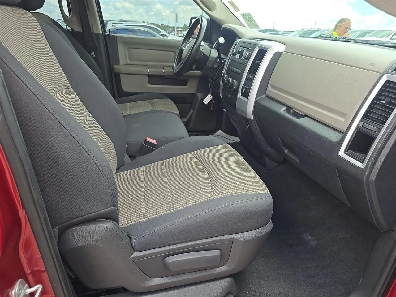 RAM 1500 4WD Quad Cab 140.5" Big Horn 2011