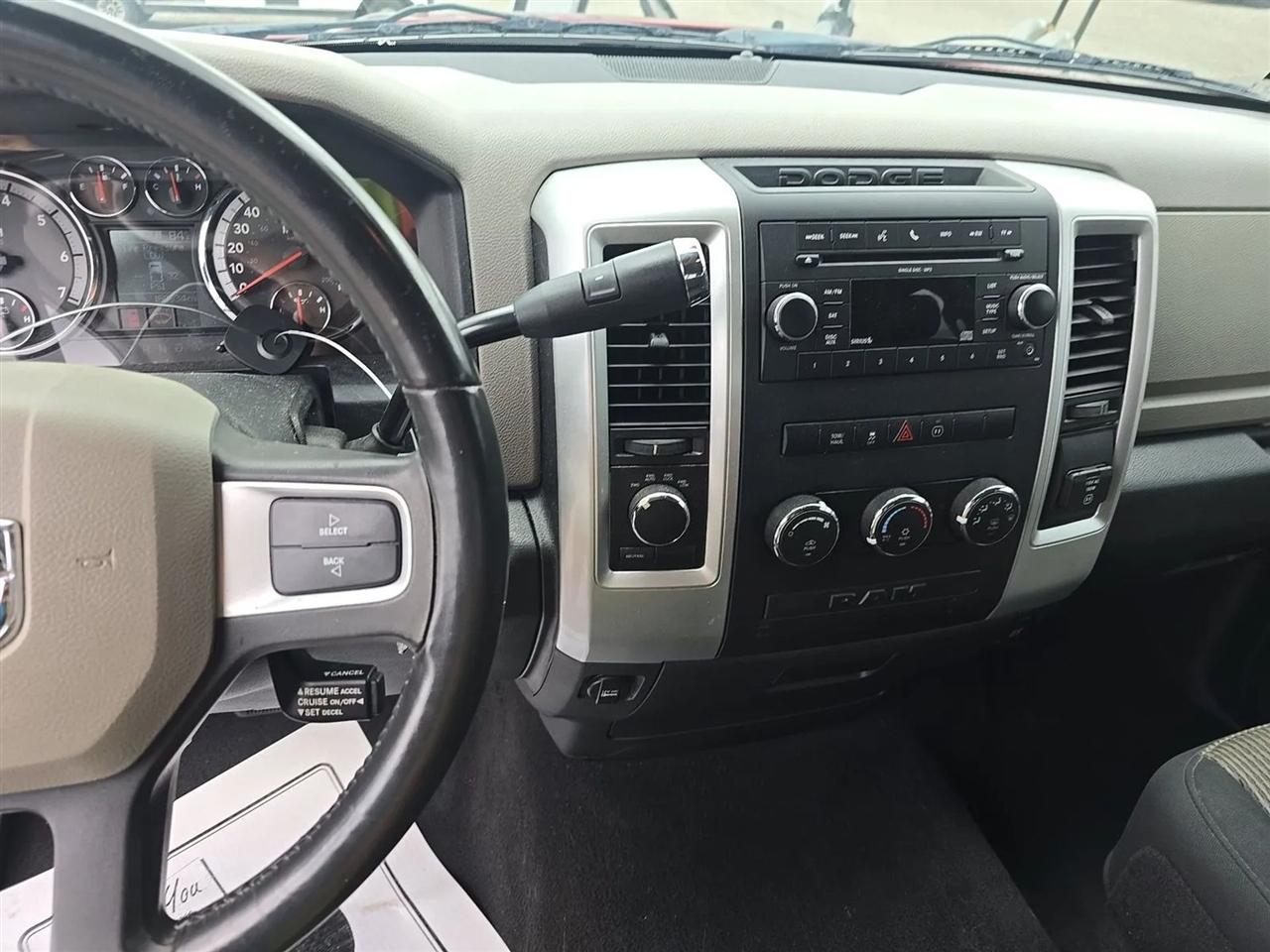 RAM 1500 4WD Quad Cab 140.5" Big Horn 2011