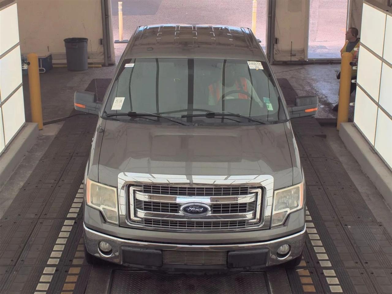 Ford F-150 2WD SuperCrew 145" Platinum 2013