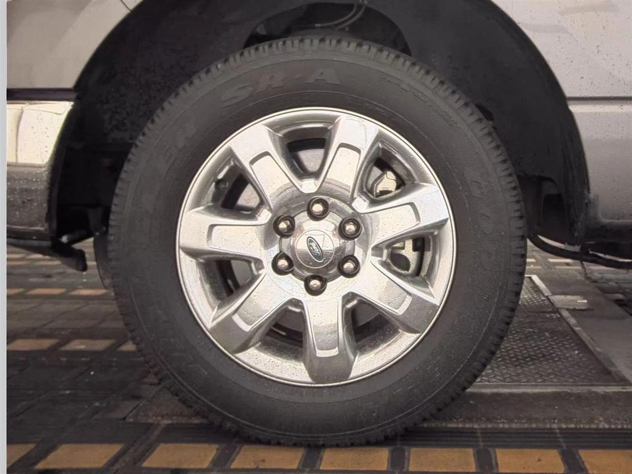 Ford F-150 2WD SuperCrew 145" Platinum 2013