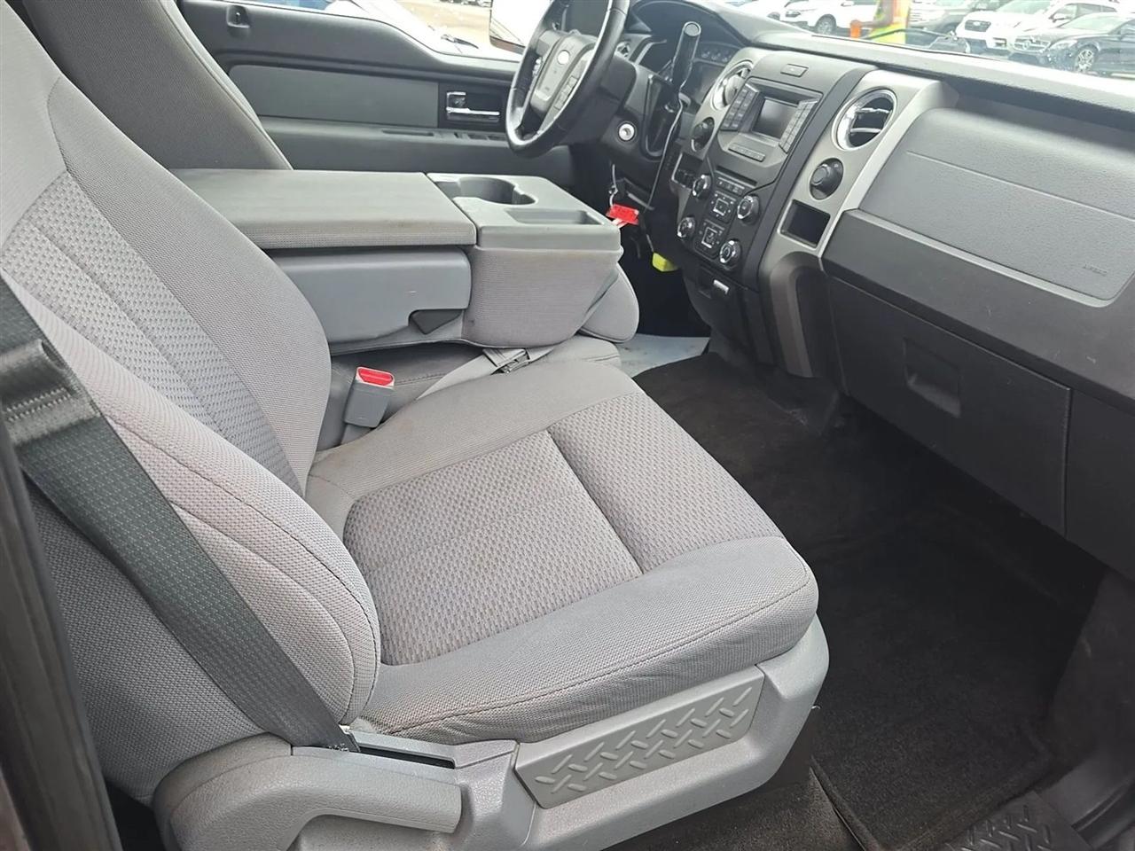 Ford F-150 2WD SuperCrew 145" Platinum 2013