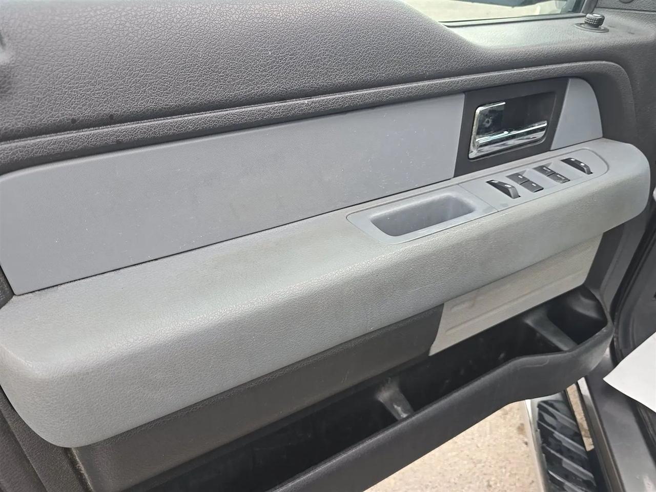 Ford F-150 2WD SuperCrew 145" Platinum 2013