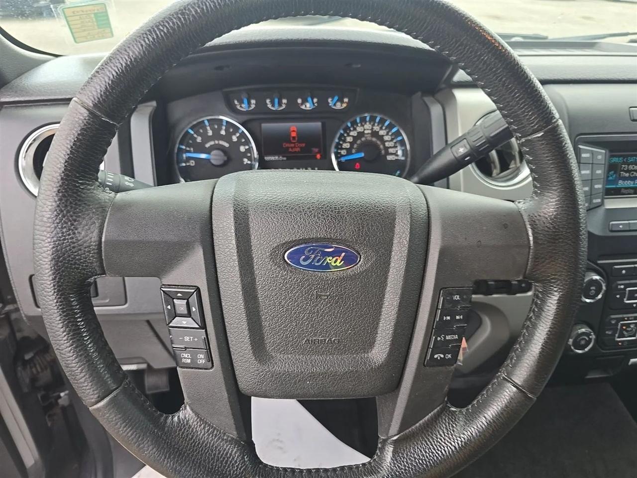 Ford F-150 2WD SuperCrew 145" Platinum 2013