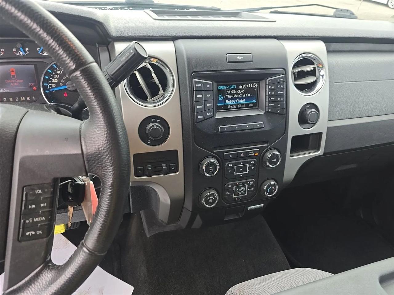 Ford F-150 2WD SuperCrew 145" Platinum 2013