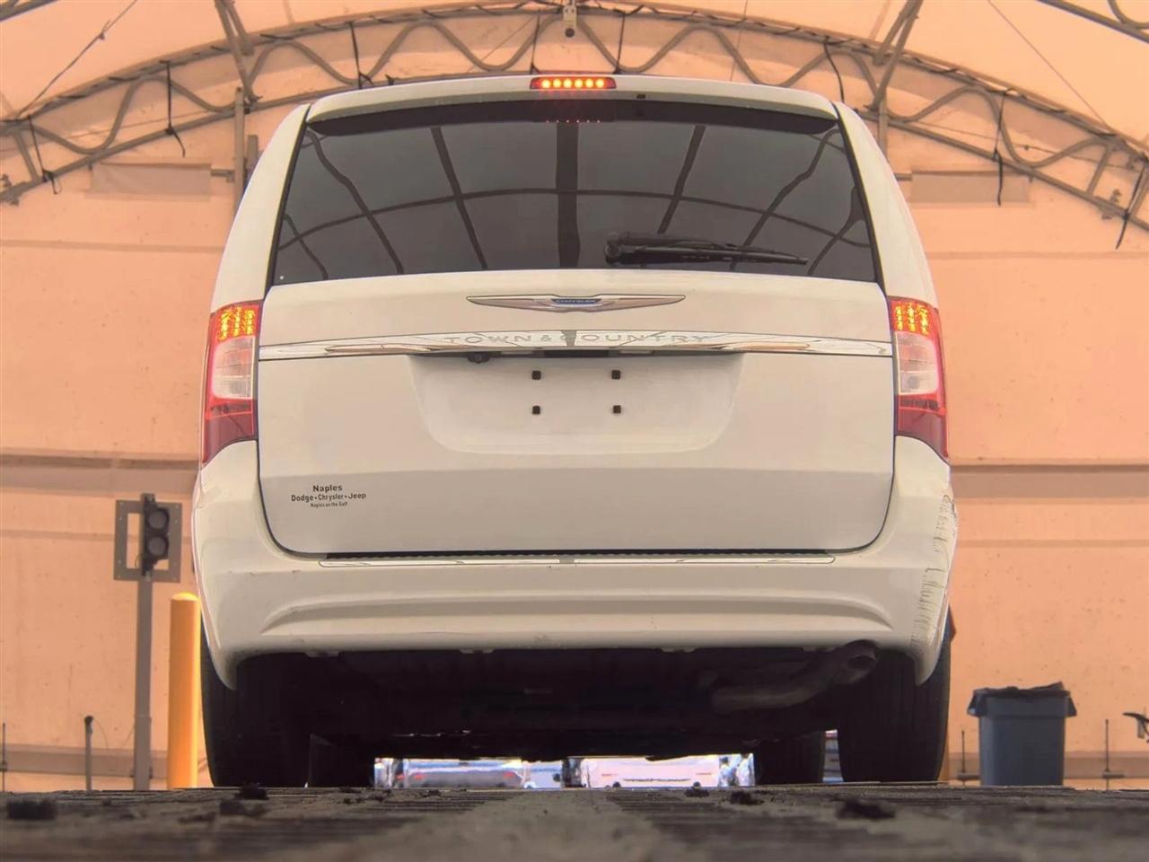 Chrysler Town & Country 4dr Wgn Touring 2014