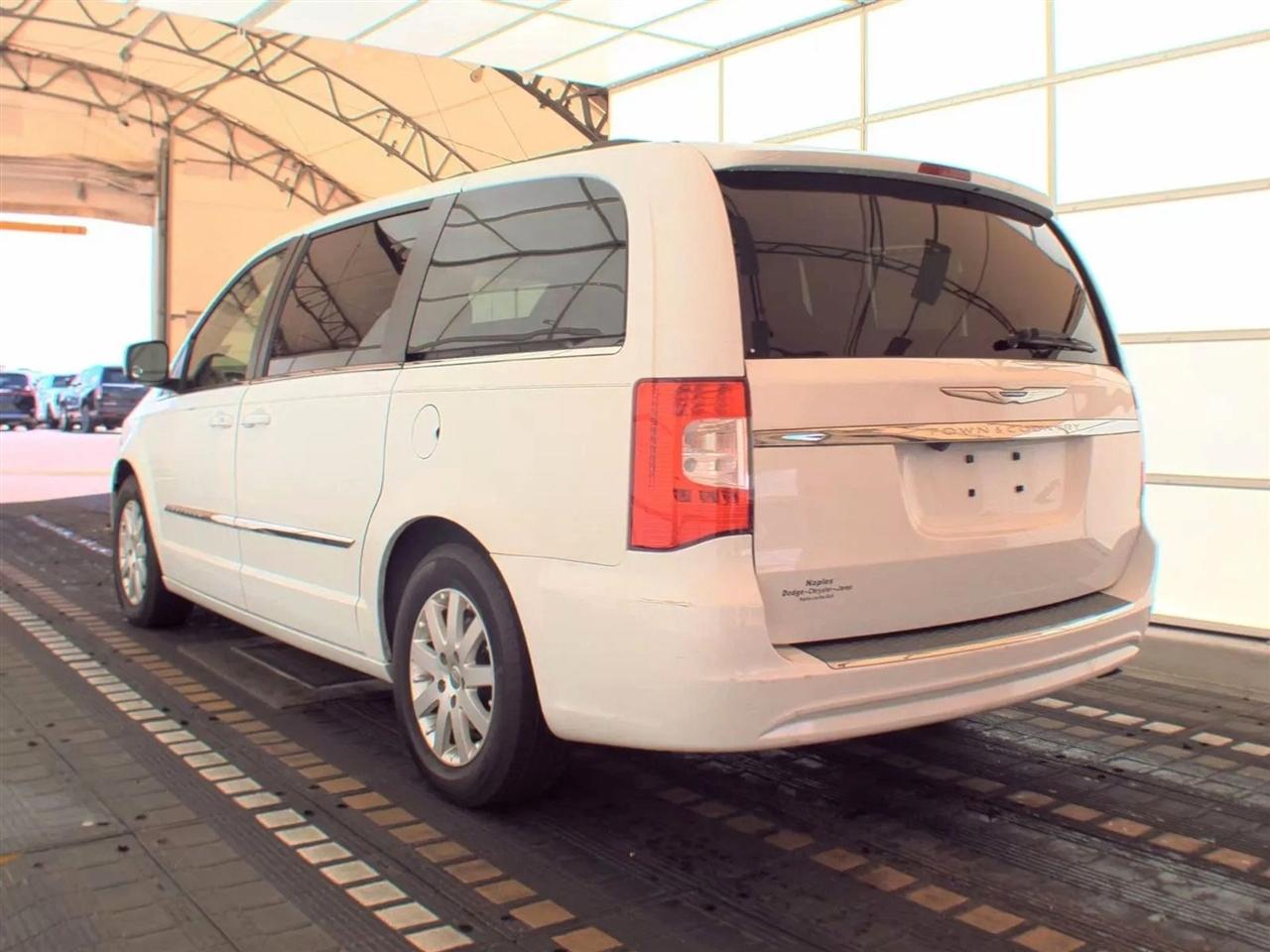Chrysler Town & Country 4dr Wgn Touring 2014
