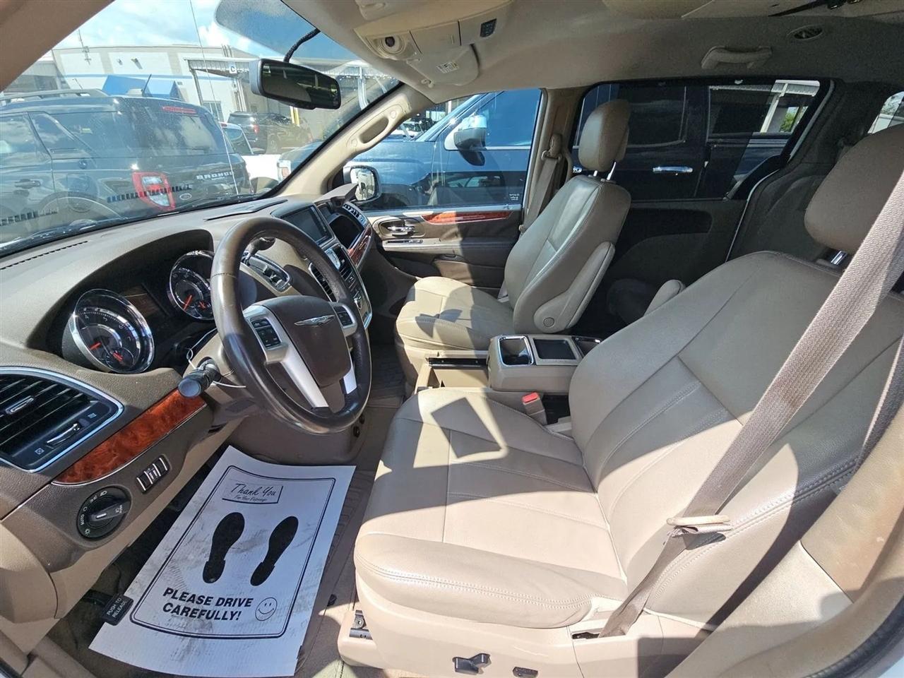 Chrysler Town & Country 4dr Wgn Touring 2014