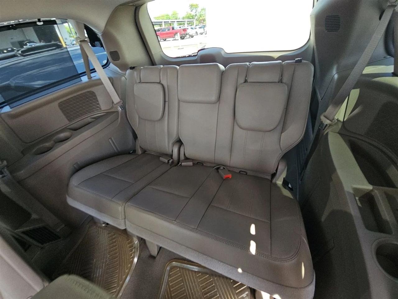 Chrysler Town & Country 4dr Wgn Touring 2014