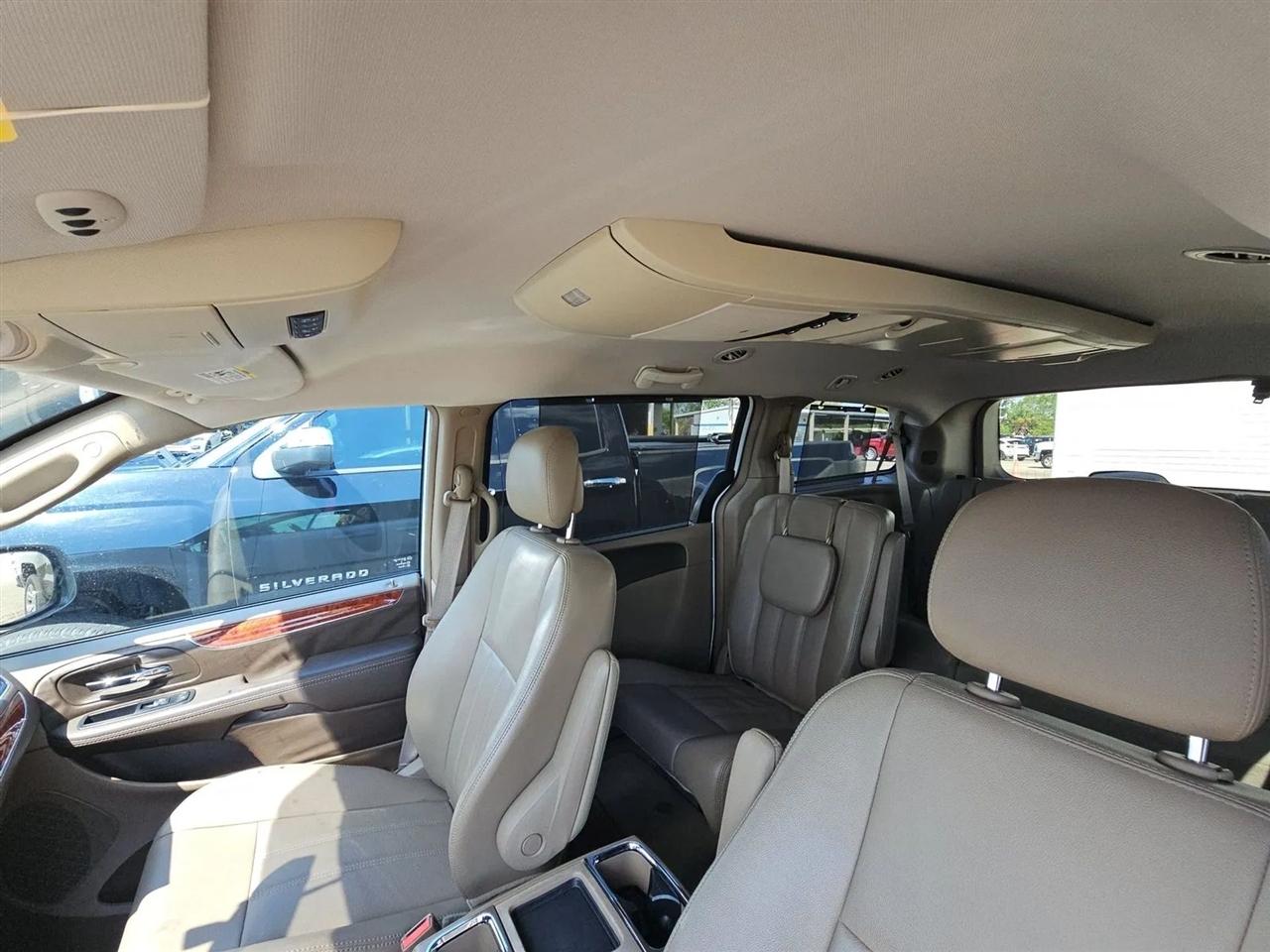 Chrysler Town & Country 4dr Wgn Touring 2014