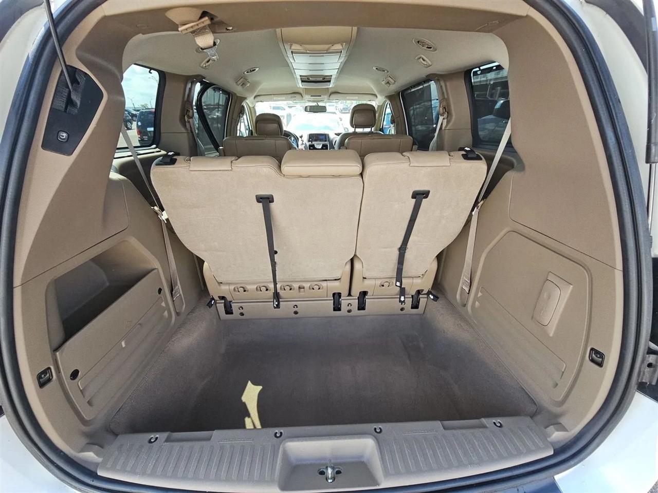 Chrysler Town & Country 4dr Wgn Touring 2014
