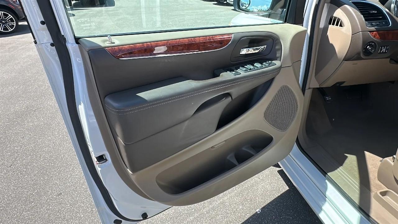 Chrysler Town & Country  2014