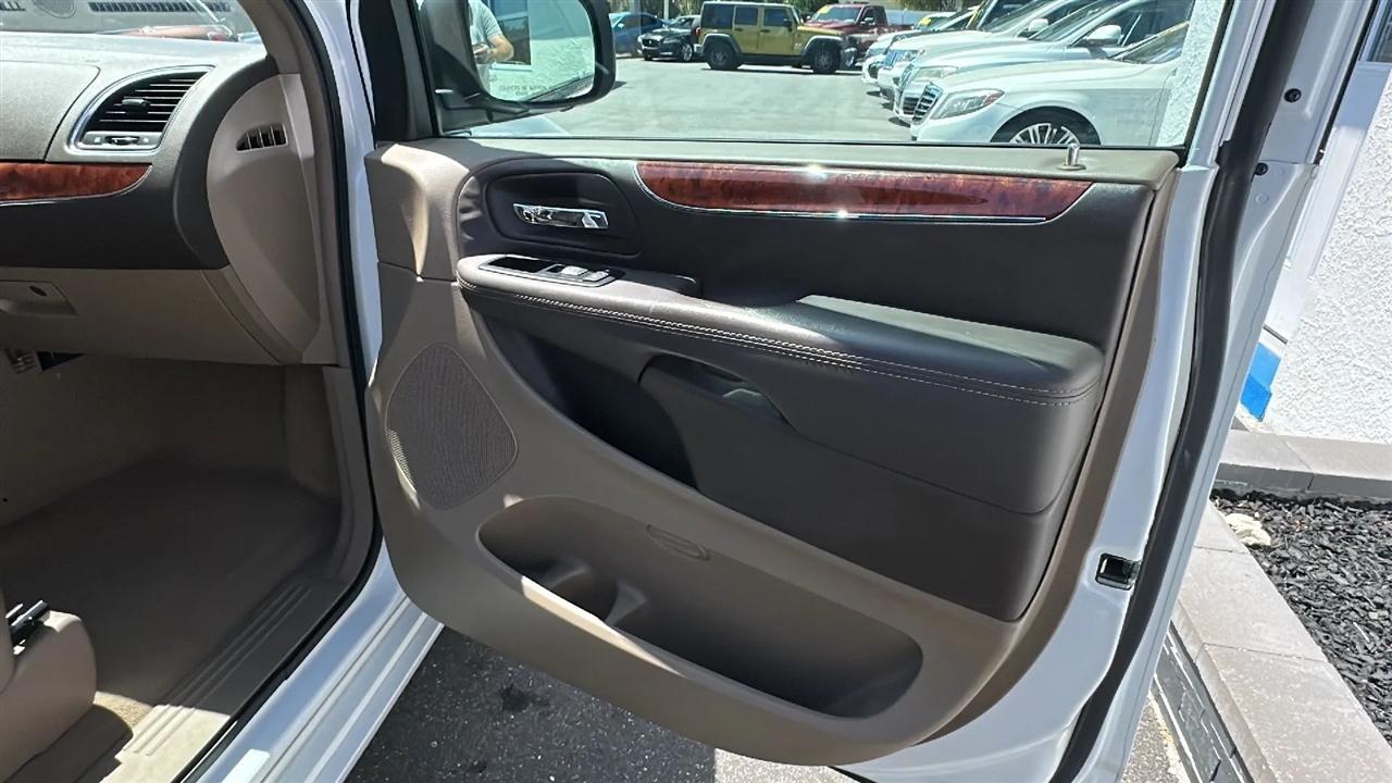 Chrysler Town & Country  2014
