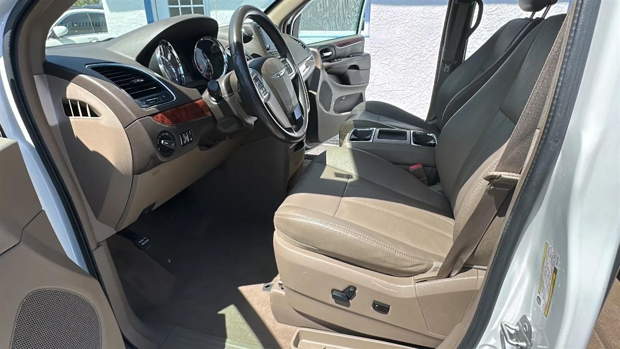 Chrysler Town & Country  2014