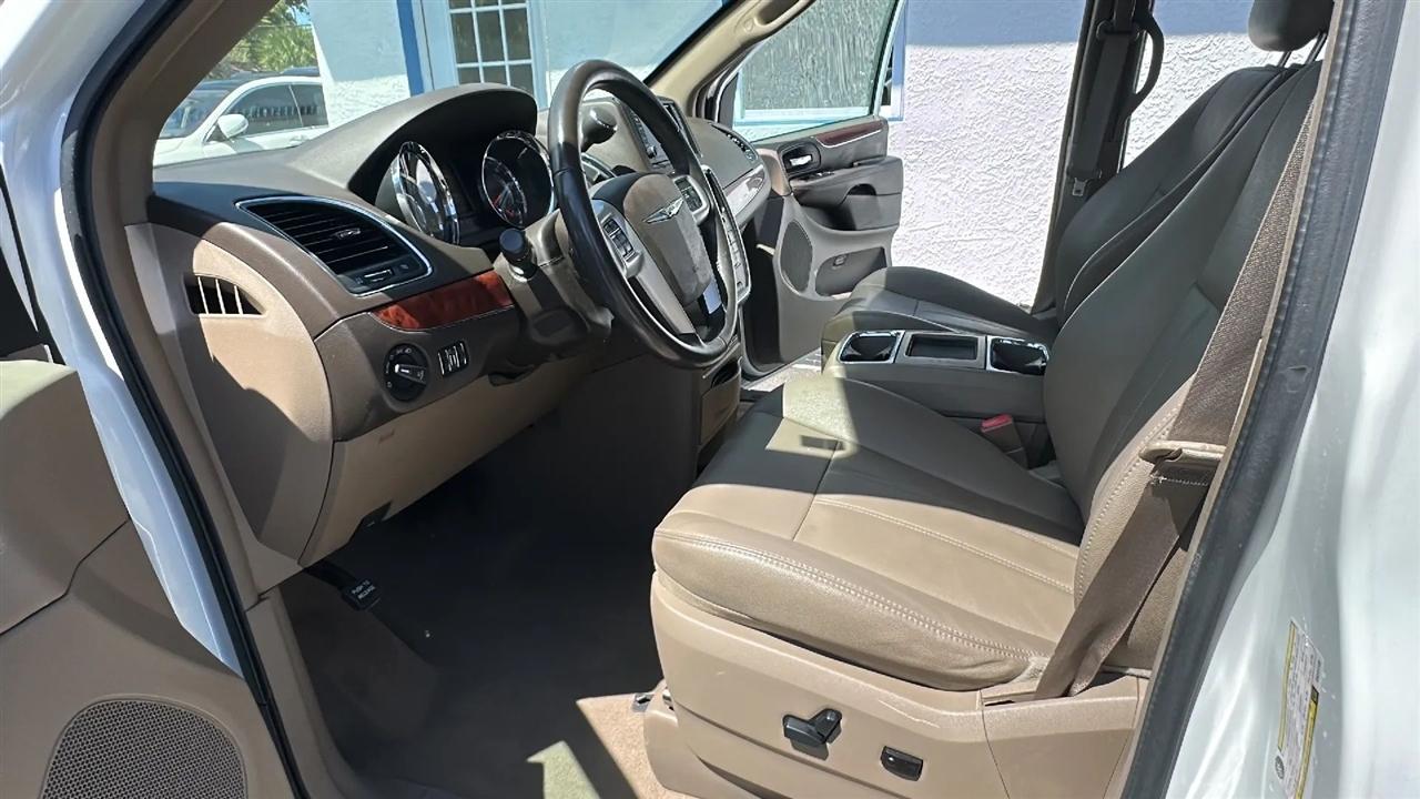 Chrysler Town & Country  2014