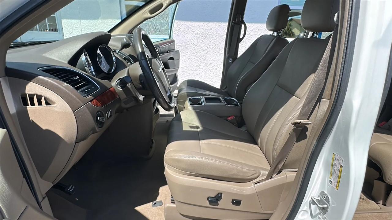 Chrysler Town & Country  2014