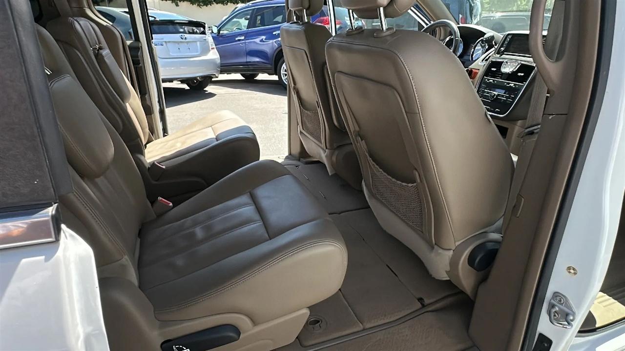 Chrysler Town & Country  2014