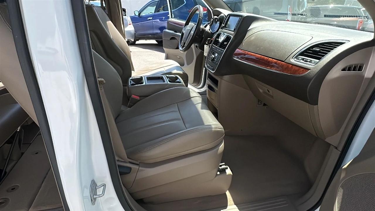 Chrysler Town & Country  2014