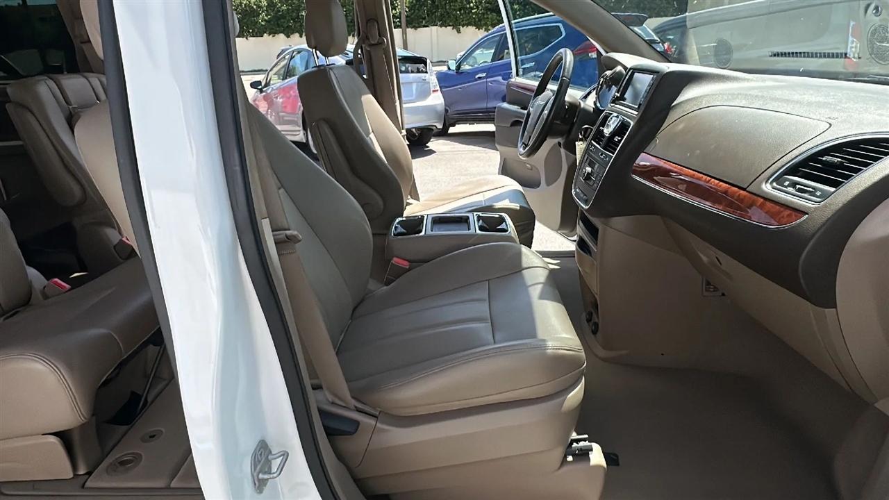 Chrysler Town & Country  2014