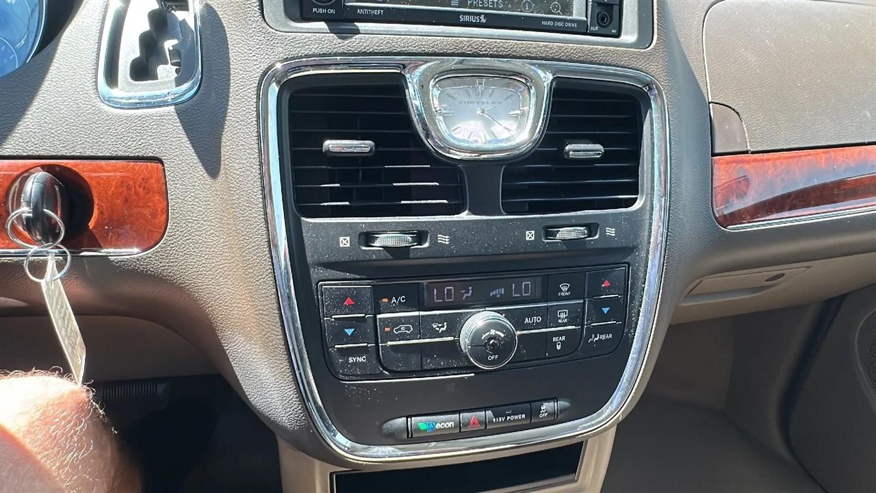 Chrysler Town & Country  2014