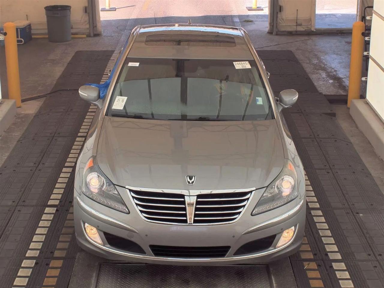 Hyundai Equus 4dr Sdn Signature 2012