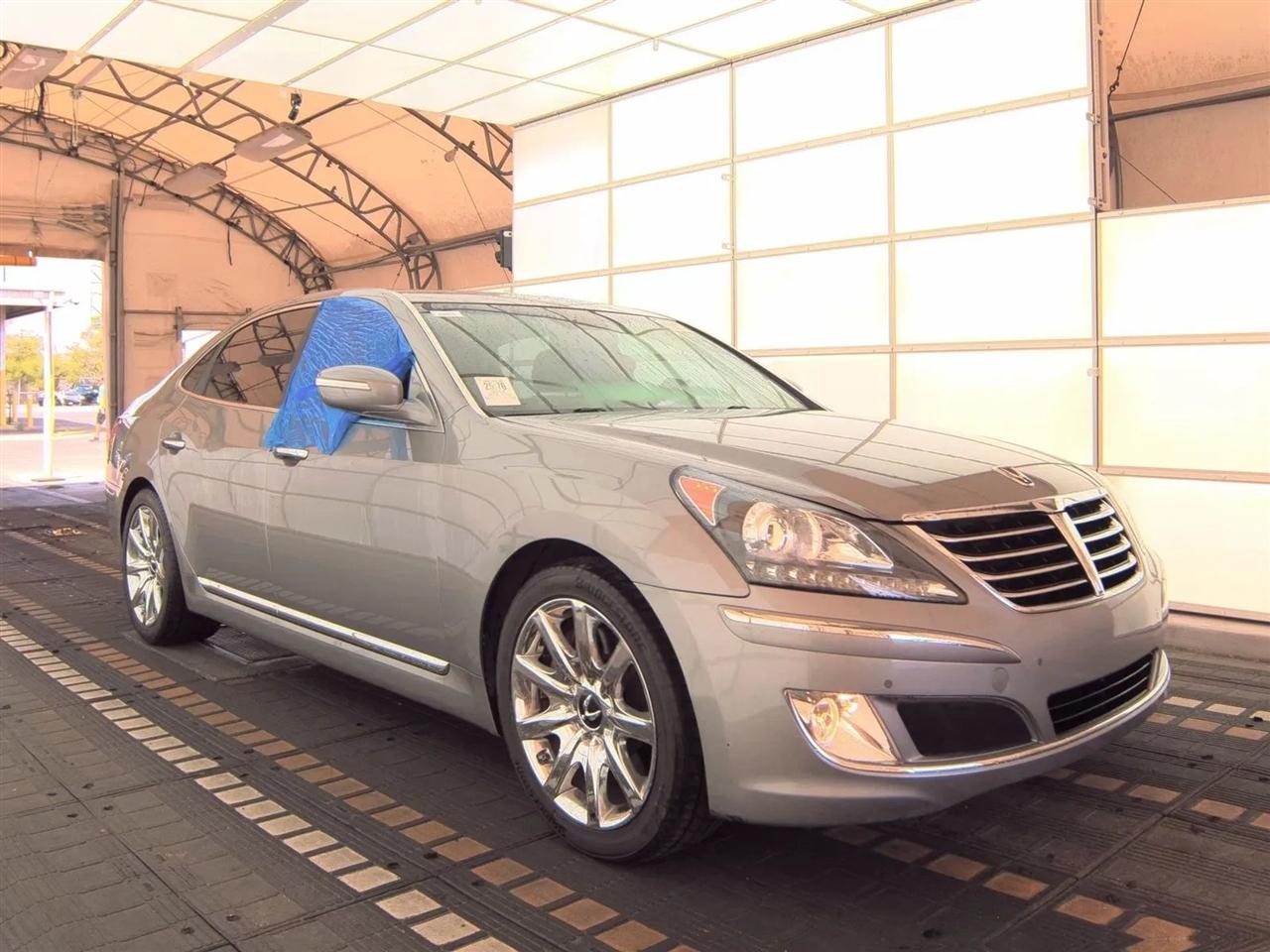Hyundai Equus 4dr Sdn Signature 2012