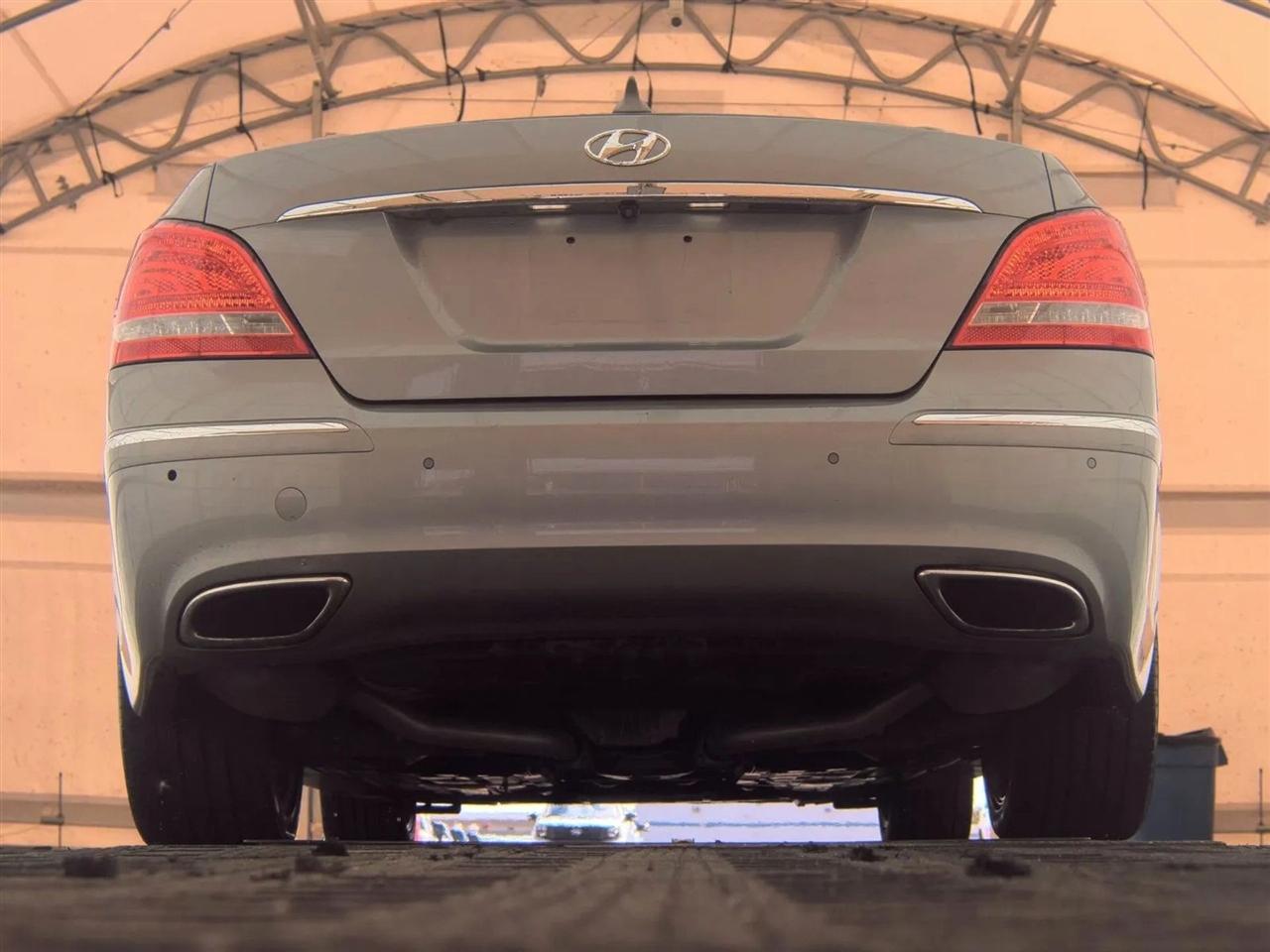 Hyundai Equus 4dr Sdn Signature 2012
