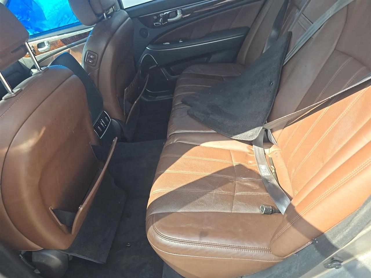 Hyundai Equus 4dr Sdn Signature 2012
