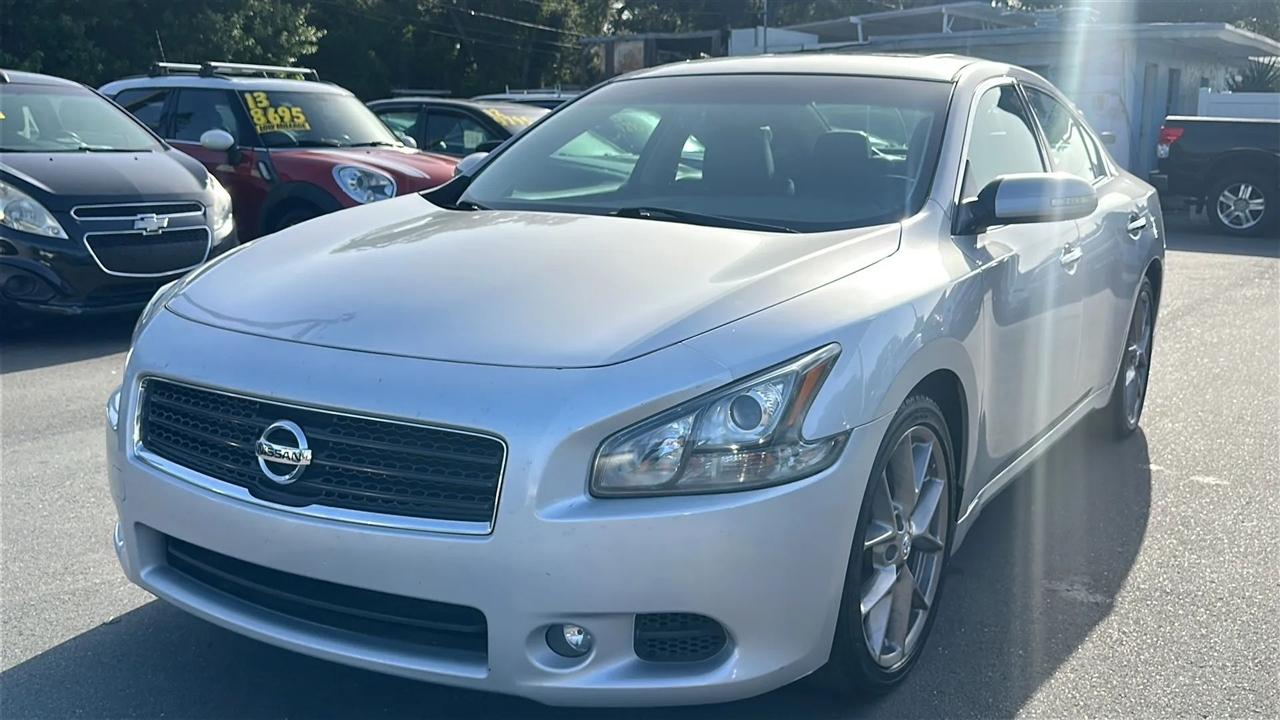 Nissan Maxima 4dr Sdn V6 CVT 3.5 SV w/Sport Pkg 2011